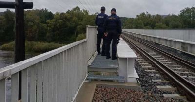 Dzielnicowi i Straż Ochrony Kolei w akcji Rail Action Week